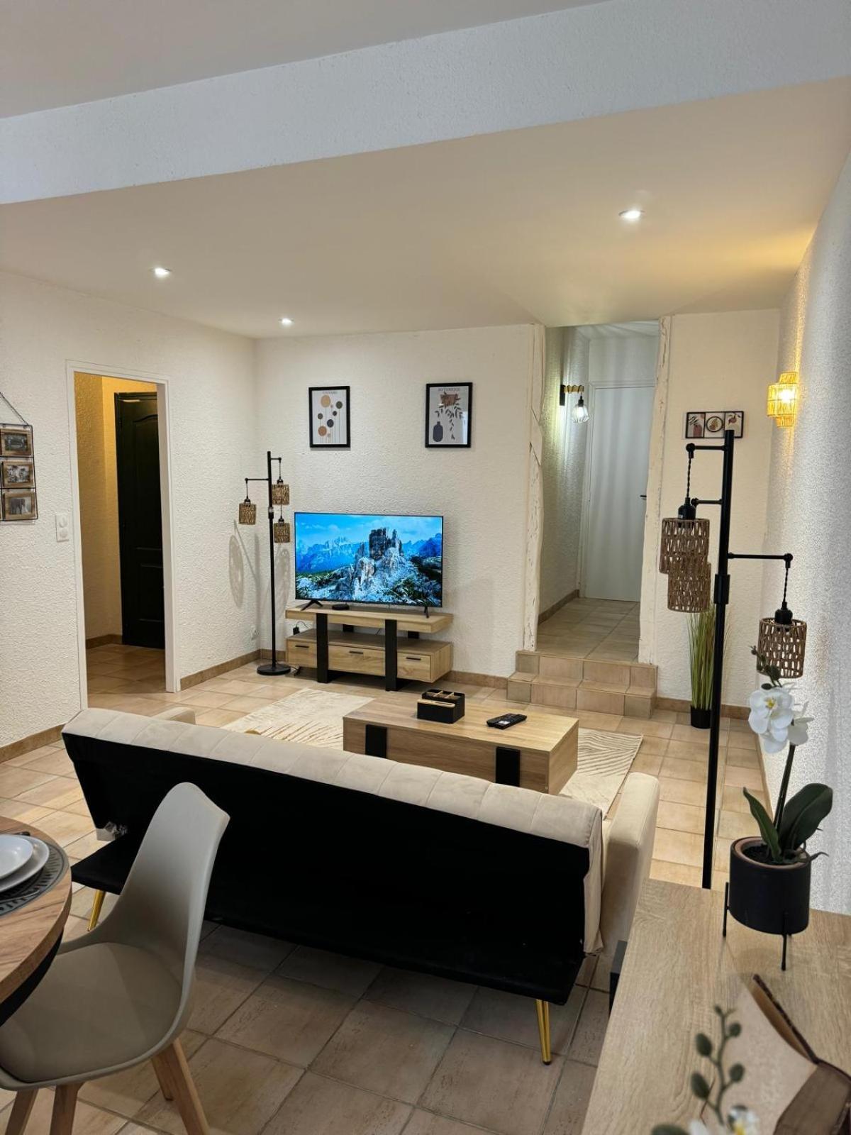 Charmant Appartement En Hypercentre De Castelnaudary Exteriör bild