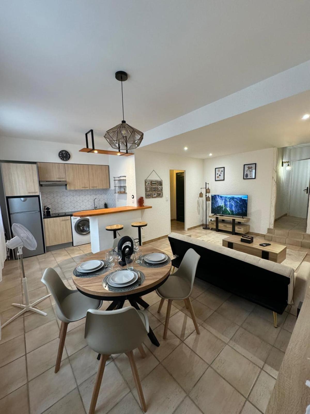 Charmant Appartement En Hypercentre De Castelnaudary Exteriör bild