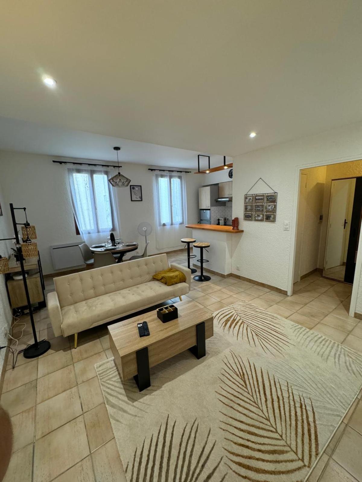 Charmant Appartement En Hypercentre De Castelnaudary Exteriör bild
