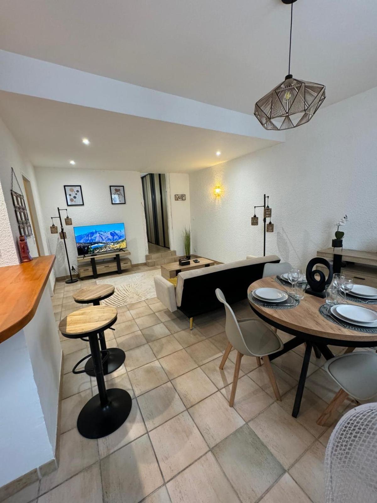 Charmant Appartement En Hypercentre De Castelnaudary Exteriör bild